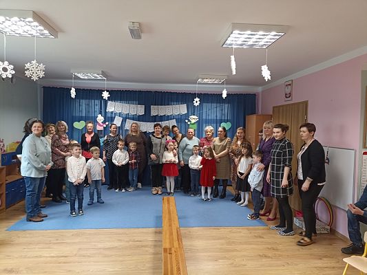 Grafika #20: Dzień Babci i Dziadka gr. III Sowy cz. II