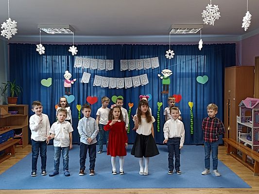 Grafika #25: Dzień Babci i Dziadka gr. III Sowy cz. II