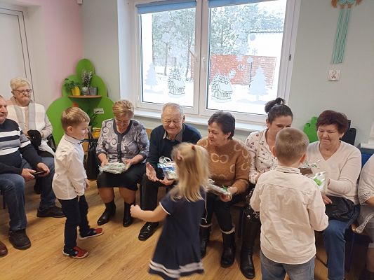 Grafika #12: Dzień Babci i Dziadka gr. II Rybki