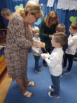 Grafika #10: Dzień Babci i Dziadka gr. II Rybki cz. II