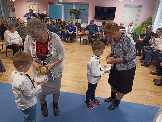 Grafika #13: Dzień Babci i Dziadka gr. II Rybki cz. II