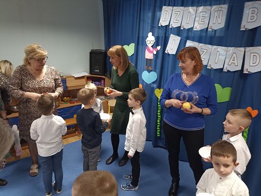 Grafika #15: Dzień Babci i Dziadka gr. II Rybki cz. II