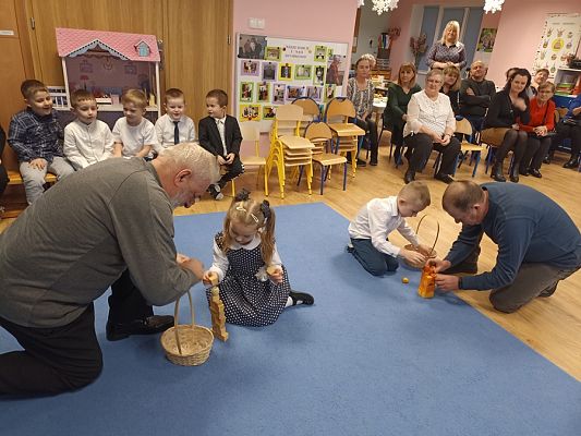 Grafika #18: Dzień Babci i Dziadka gr. II Rybki cz. II