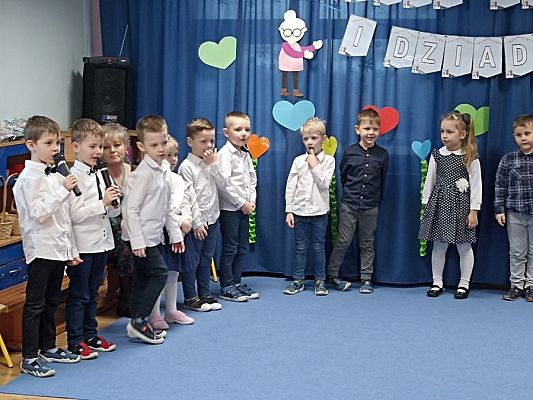 Grafika #37: Dzień Babci i Dziadka gr. II Rybki cz. II