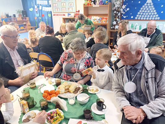 Grafika #3: Dzień Babci i Dziadka gr. I Motylki cz. I