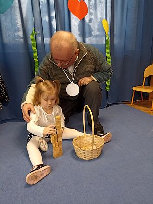 Grafika #21: Dzień Babci i Dziadka gr. I Motylki cz. I