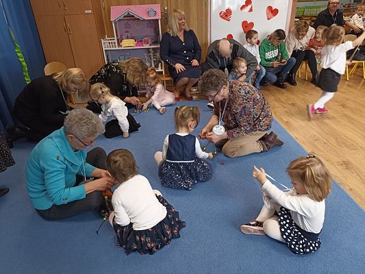 Grafika #4: Dzień Babci Dziadka gr. I Motylki cz. II