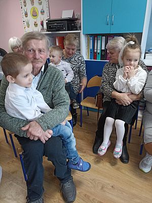 Grafika #11: Dzień Babci Dziadka gr. I Motylki cz. II