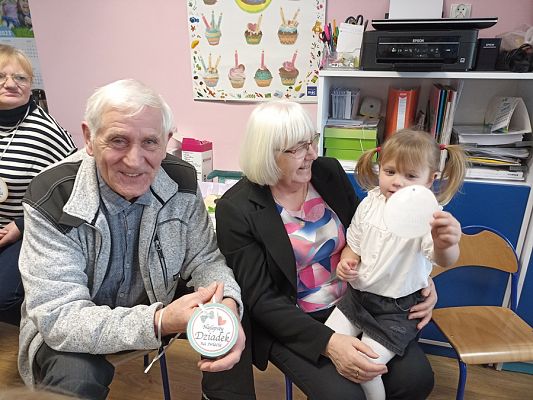 Grafika #13: Dzień Babci Dziadka gr. I Motylki cz. II