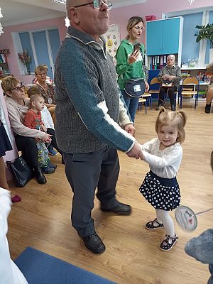 Grafika #21: Dzień Babci Dziadka gr. I Motylki cz. II