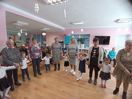 Grafika #9: Dzień Babci i Dziadka gr. I Motylki cz. III