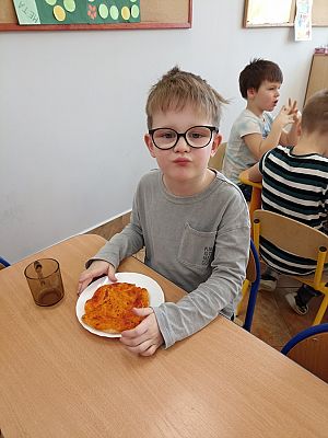 Grafika #14: Dzień Pizzy gr. III Sowy