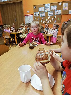 Grafika #8: Tłusty Czwartek gr. I Motylki