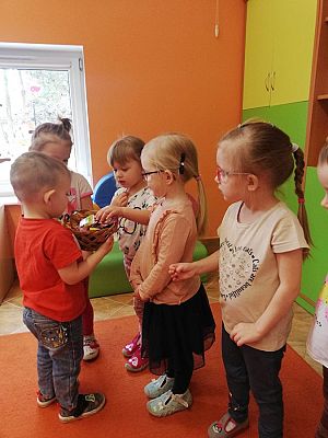 Grafika #3: Dzień Kobiet gr. I Motylki