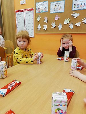 Grafika #6: Dzień Kobiet gr. I Motylki