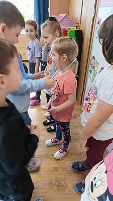 Grafika #3: Dzień Kobiet gr. II Rybki