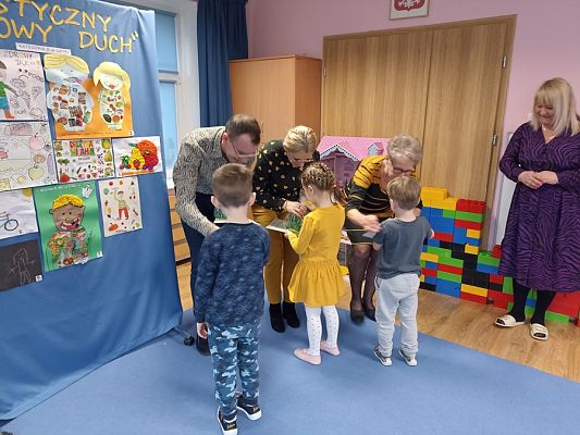 Grafika #4: Rozstrzygnięcie konkursu plastycznego W zdrowym ciele zdrowy duch