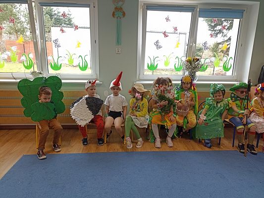 Grafika #1: Powitanie wiosny -Konkurs Najpiękniejszy strój wiosenny-pokaz wiosennej mody cz. I