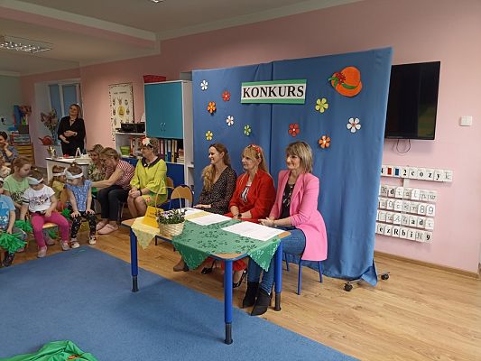 Grafika #5: Powitanie wiosny -Konkurs Najpiękniejszy strój wiosenny-pokaz wiosennej mody cz. I