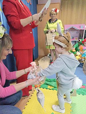 Grafika #6: Powitanie wiosny -Konkurs Najpiękniejszy strój wiosenny-pokaz wiosennej mody cz. II