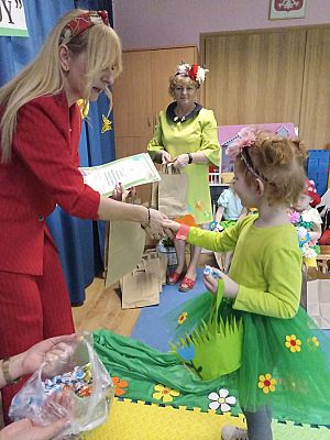 Grafika #7: Powitanie wiosny -Konkurs Najpiękniejszy strój wiosenny-pokaz wiosennej mody cz. II