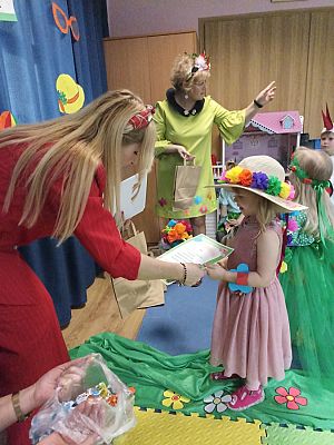 Grafika #8: Powitanie wiosny -Konkurs Najpiękniejszy strój wiosenny-pokaz wiosennej mody cz. II