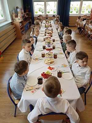 Grafika #12: Śniadanie Wielkanocne