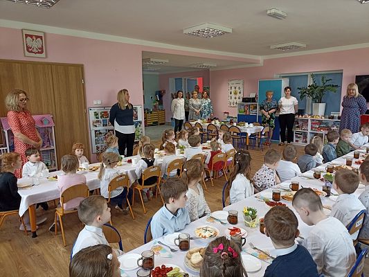 Grafika #14: Śniadanie Wielkanocne