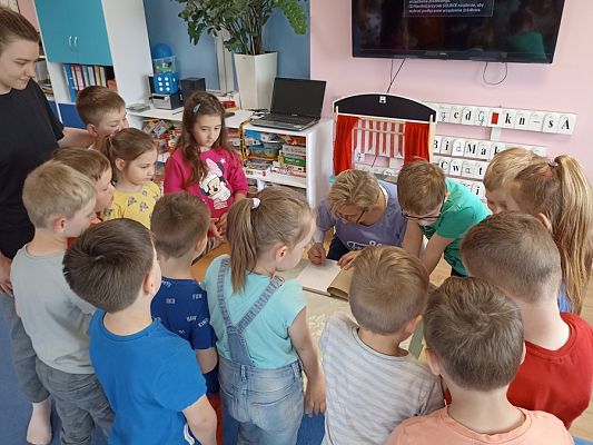 Grafika #1: Spotkanie autorskie z P. Magdaleną Kubiak