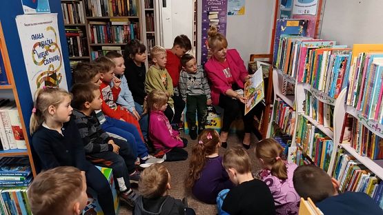 Grafika #0: Grupa II Rybki z wizytą w Bibliotece Publicznej Gminy Wicko