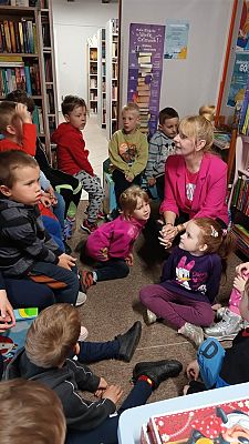 Grafika #8: Grupa II Rybki z wizytą w Bibliotece Publicznej Gminy Wicko