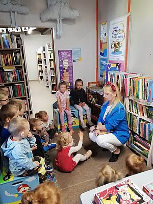 Grafika #9: Ogólnopolski Tydzień Bibliotek-Grupa Motylki w Bibliotece Publicznej w Wicku