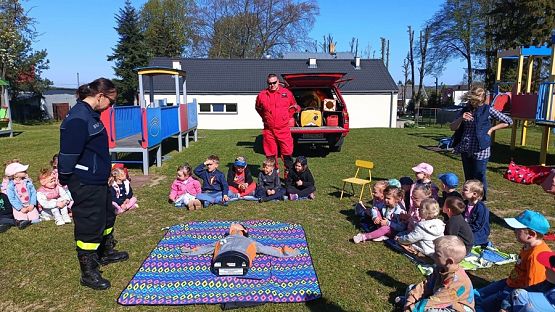 Grafika #10: Kurs Przedszkolaka w zakresie pomocy przedmedycznej-Spotkanie z druhami z Ochotniczej Straży Pożarnej z Łeby