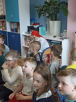 Grafika #3: Piraci i Wyspa Skarbów-teatrzyk w przedszkolu