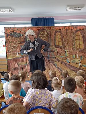 Grafika #7: Piraci i Wyspa Skarbów-teatrzyk w przedszkolu
