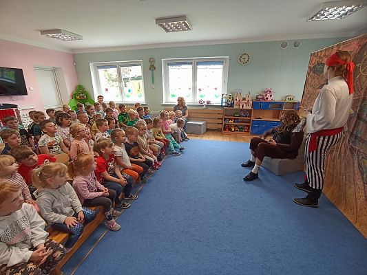 Grafika #12: Piraci i Wyspa Skarbów-teatrzyk w przedszkolu