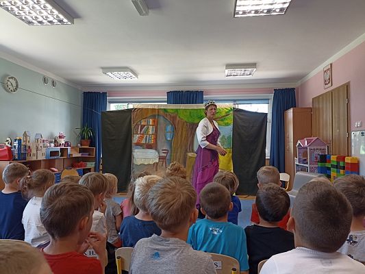 Grafika #0: Teatrzyk Sówka mądra główka