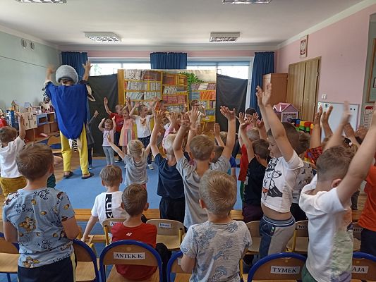 Grafika #5: Teatrzyk Sówka mądra główka