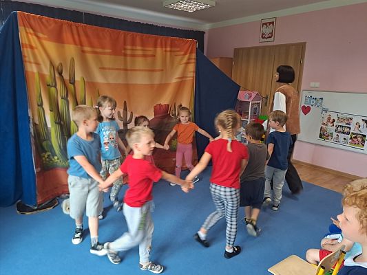 Grafika #7: Teatrzyk Na dzikim zachodzie