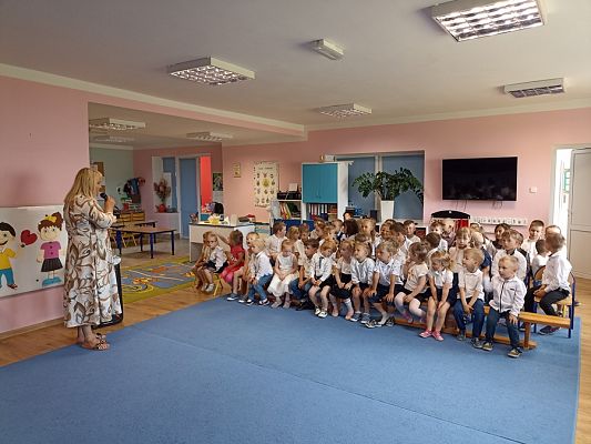 Grafika #0: Zakończenie roku szkolnego i pożegnanie 6-latków